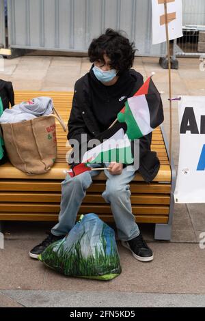 Caird Hall, Dundee, Tayside, Scotland, UK, 14th of May 2021: Large group gathers for the Scottish Palestine Solidarity Campaign Protest outside the Caird Hall in Dundee. They are protesting against Israel and their violence against the Palestinian people. Large protests are taking place all over the world. Credit: Barry Nixon/Alamy Live News Stock Photo