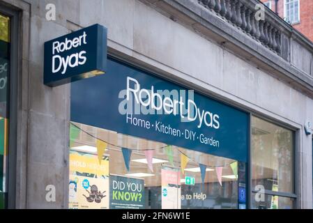 Robert Dyas homeware shop front in shopping Mall Lakeside shopping mall ...