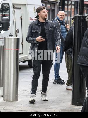 London, UK. 14th May, 2021. Roman Kemp seen departing after his Capital FM show at the Global Radio Studios in London. Credit: SOPA Images Limited/Alamy Live News Stock Photo