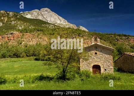 Hermitage of Sant Antoni de Feners, in the base of the Pedraforca south face (Berguedà, Catalonia, Spain) ESP: Ermita de Sant Antoni de Feners Stock Photo