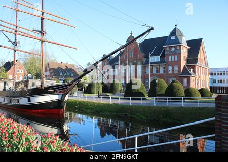 Museumsschiff Frederike im Zentrum der Stadt Papenburg/ Emsland Stock Photo