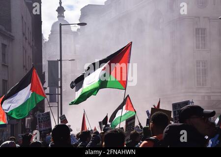 London, United Kingdom. 15th May, 2021. Protesters gather on Kensington High Street outside the Israeli Embassy in support of Palestine. Credit: Vuk Valcic/Alamy Live News Stock Photo