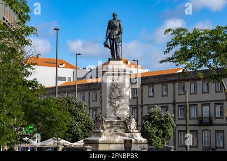 Denkmal für König Don Pedro V auf dem Platz Praca da Batalha in Porto, Portugal, Europa   |  King Don Pedro V monument on Praca da Batalha square in P Stock Photo