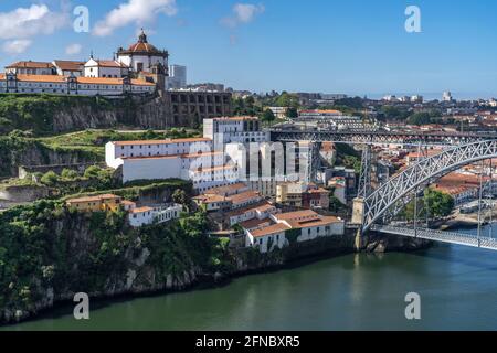 Ponte Dom Luís I über den Fluss Douro,  Kloster Mosteiro da Serra do Pilar und Vila Nova de Gaia , Porto, Portugal, Europa   |  Dom Luís I Bridge over Stock Photo