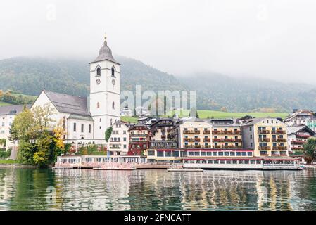 The small tourist town St. Wolfgang on the banks of the Wolfgangsee in Austria. Stock Photo