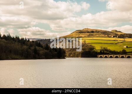 chinook flying high heavy lifting in Derbyshire the peaks  Raymond Boswell Stock Photo