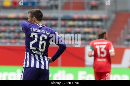 Duesseldorf, Germany. 16th May, 2021. Football: 2. Bundesliga, Fortuna Düsseldorf - Erzgebirge Aue, 33. matchday at Merkus Spiel-Arena: Aue's defender Sören Gonther reacts after the 0:1. Credit: Bernd Thissen/dpa - IMPORTANT NOTE: In accordance with the regulations of the DFL Deutsche Fußball Liga and/or the DFB Deutscher Fußball-Bund, it is prohibited to use or have used photographs taken in the stadium and/or of the match in the form of sequence pictures and/or video-like photo series./dpa/Alamy Live News Stock Photo