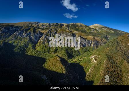 Alt Berguedà seen from the Gresolet viewpoint on a summer afternoon (Berguedà, Catalonia, Spain, Pyrenees) Stock Photo