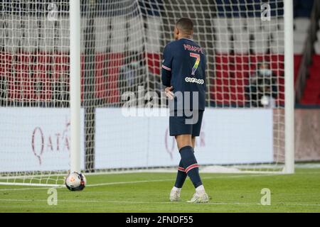 Kylian Mbappe (PSG) reacted, disappointed, missing to score during the French championship Ligue 1 football match between Paris Saint-Germain and Stade de Reims, on May 16, 2021 at Parc des Princes stadium in Paris, France - Photo Stephane Allaman / DPPI Stock Photo