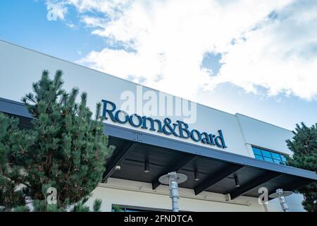 Low-angle view of the sign for the Room and Board home furnishings store above the entrance in San Francisco, California, December 17, 2020. () Stock Photo