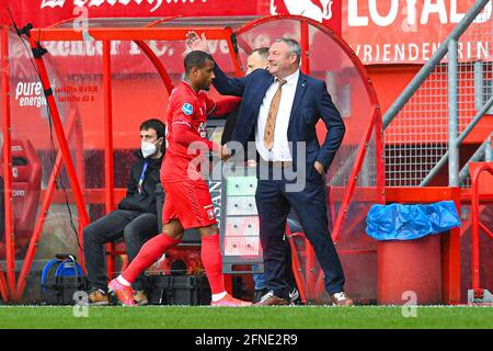 ENSCHEDE, NETHERLANDS - MAY 16: Luciano Narsingh of FC Twente of FC Twente, Head Coach Ron Jans of FC Twente during the Dutch Eredivisie match between Stock Photo