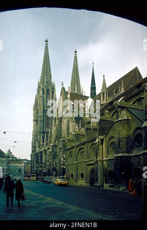 St. Peter's Cathedral in Regensburg. Predecessor buildings date back to the 11th century, the foundation stone for the present building was laid around 1250. Large parts of the building and the furnishings date from the 14th century. [automated translation] Stock Photo