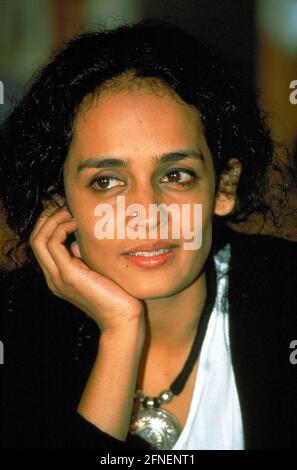 Arundhati Roy, writer [automated translation] Stock Photo