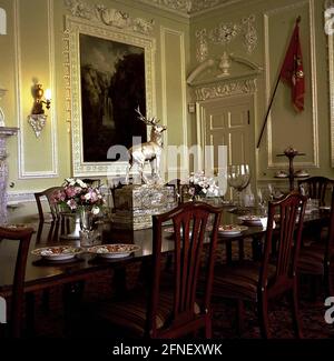 Scotland: Dining room of Blair Castle (13th century) near Pitlochry. The pictured room was baroqueized in the 18th century. On the table a silver stag from 1888. [automated translation] Stock Photo