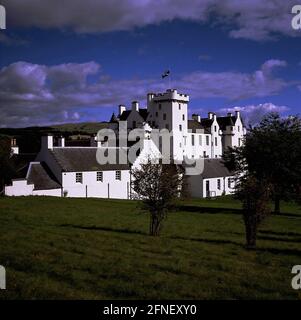 Scotland: Blair Castle near the village of Blair Atholl, near Pitlochry. The castle was built in the 13th century, rebuilt in 1886 by David Bruce, architect, in the Scotish Baronial style. Owner: Duke of Atholl. [automated translation] Stock Photo