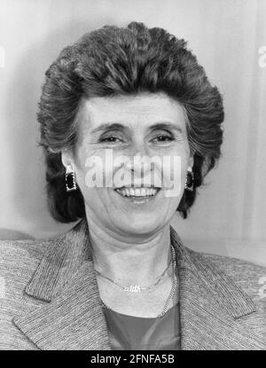 Date taken: 15.11.1991 Edith Cresson, French Prime Minister. [automated translation] Stock Photo