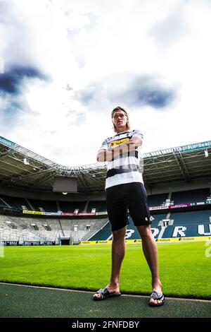 Jannik Vestergaard ist ein dänisch-deutscher Fußballspieler, der seit 2016 bei Borussia Mönchengladbach unter Vertrag steht. Vestergaard ist Innenvert Stock Photo