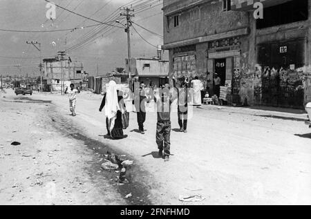 Picture of a street in the Gaza Strip in Gaza. Children are on the street. [automated translation] Stock Photo