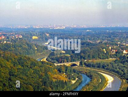 Isar and Isarwerkkanal near Grünwald to the north. In the center the Grosshesseloher bridge. [automated translation] Stock Photo