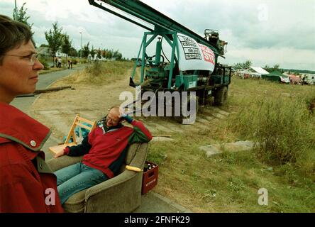 Antifa - Camp near Zittau, one week of discussions and actions on the  topic: Asylum, borders (here to Poland) should be open for refugees, Zittau,  10.08.1999, [automated translation] Stock Photo - Alamy