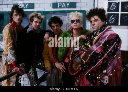 DIE TOTEN HOSEN, Jakob Keusen, Andreas Meurer, Vom Ritchie, Andreas von Holst, Campino, deutsche Punkrock Band, 1985. The Toten Hosen, Jakob Keusen, Andreas Meurer, Vom Ritchie, Andreas von Holst, Campino, German Punk Rock Band, 1985. Stock Photo