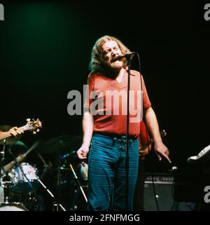 Joe Cocker, britischer Rock und Blues Sänger, bei einem Auftritt, circa 1970. Joe Cocker, British Rock and Blues singer, on stage circa 1970. Stock Photo