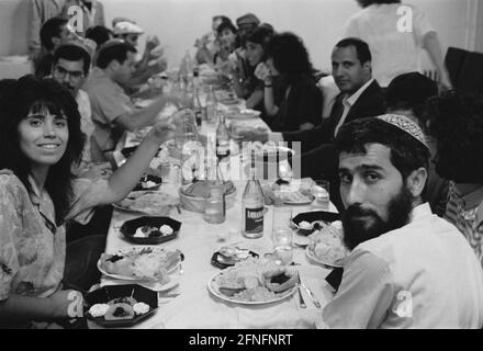 Israeli youths visit the congregation Adass Yisroel in Tucholskystra§e, 26.08.1991, , Rheinsberger Stra§e 50, 10435 Berlin, Tel.: (030) 4486071 [automated translation] Stock Photo