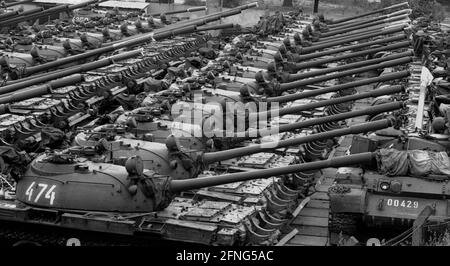 Saxony / GDR state / Unification / 1990 GDR tanks of the type T55 wait to be scrapped, grounds of the People's Army in Loebau. The People's Army is dissolved, most of the weapons are destroyed or sold abroad // Military / Weapons / Federal States / Military / / GDR State [automated translation] Stock Photo