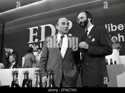 Germany, Duisburg, 22.04.1989. Archive No: 07-03-15 FDP European Party Conference Photo: FDP Federal Chairman Otto Graf Lambsdorff and Werner Hoyer [automated translation]