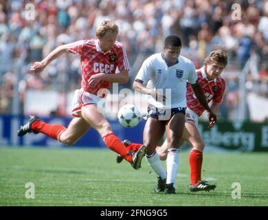 European Football Championship 1988 in Germany: England - Soviet Union 1:3/18.06.1988 in Frankfurt. Match scene. [automated translation] Stock Photo