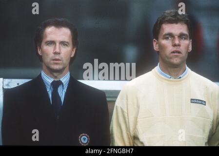 Team manager Franz Beckenbauer (German national football team) with assistant Holger Osiek (left) on 12.08.1987 in Berlin. Copyright for journalistic use only! Only for editorial use! Copyright only for journalistic use ! Only for editorial use! [automated translation] Stock Photo