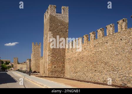 Montblanc medieval wall (Conca de Barberà, Tarragona, Catalonia, Spain) ESP: Muralla medieval de Montblanc (Conca de Barberà, Tarragona, Cataluña) Stock Photo