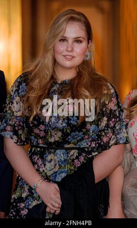 Amsterdam, Niederlande. 12th May, 2021. Princess Amalia of The Netherlands leave at Koninklijk Theater Carre in Amsterdam, on May 12, 2021, after attending the television recordings, Queen Maxima, a life full of music, on the occasion of her 50th birthday on May 17, of the More Music in the Classroom foundation Credit: Albert Nieboer/Netherlands OUT/Point de Vue OUT/dpa/Alamy Live News Stock Photo