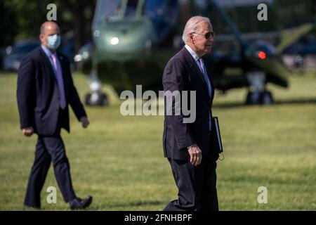 US President Joe Biden steps off Marine One on the Ellipse of the White House in Washington, DC, USA. 17th May, 2021. President Biden returns to the White House after spending the weekend in Delaware. Credit: Sipa USA/Alamy Live News Stock Photo