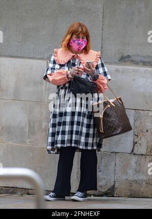 Rachel Stevens leaving GMTV studios carrying a large Louis Vuitton bag  London, England - 27.04.09 Stock Photo - Alamy