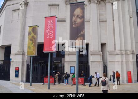 London, United Kingdom. 17th May 2021. Visitors queue at The National Gallery in Trafalgar Square. Museums and galleries reopen as further lockdown restrictions are lifted in England. Vuk Valcic / Alamy Live News