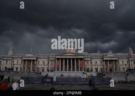 London, UK. 17th May, 2021. Dark clouds gather over Trafalgar Square moments before a thunderstorm in London. (Photo by Vuk Valcic/SOPA Images/Sipa USA) Credit: Sipa USA/Alamy Live News Stock Photo