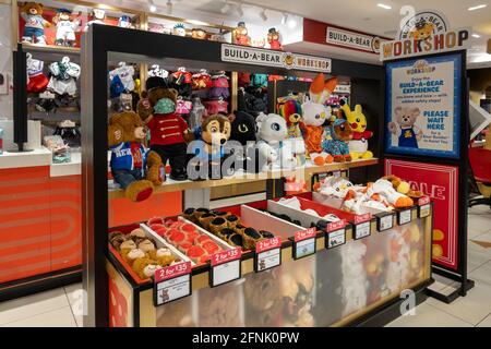 FAO Schwarz is a famous toy store located in 30 Rockefeller Center, New  York City, USA Stock Photo - Alamy