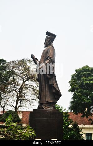 Large bronze sculpture of Emperor Ly Thai To of the Ly dynasty of Vietnam in Indira Gandhi Park for vietnamese and foreign travelers travel visit on L Stock Photo