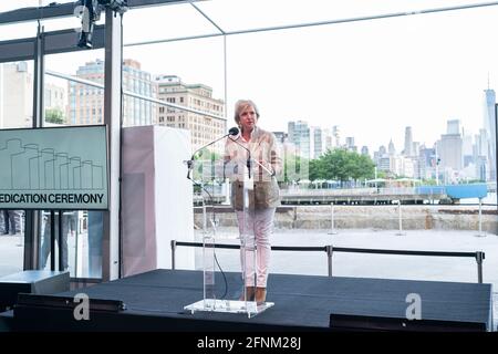 https://l450v.alamy.com/450v/2fnm28j/new-york-united-states-17th-may-2021-fern-tessler-president-of-board-of-trustees-speaks-during-david-hammons-monumental-sculpture-days-end-dedication-ceremony-gansevoort-peninsula-in-new-york-on-may-17-2021-sculpture-installation-was-sponsored-by-whitney-museum-of-american-art-and-was-given-to-the-city-as-donation-fdny-fire-boat-created-water-display-at-the-end-of-ceremony-photo-by-lev-radinsipa-usa-credit-sipa-usaalamy-live-news-2fnm28j.jpg