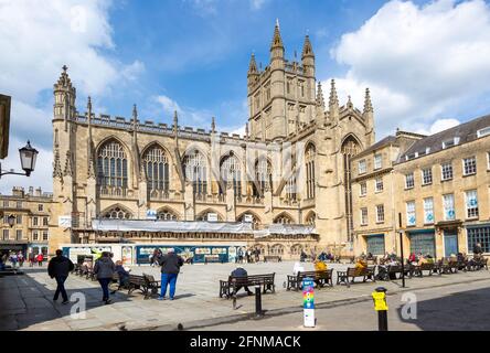 Bath Abbey church and churchyard, Bath, Somerset, England, UK Stock Photo