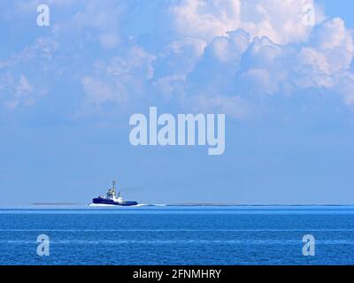 Sheerness, Kent, UK. 18th May, 2021. UK Weather: a sunny morning in Sheerness,  Kent. Credit: James Bell/Alamy Live News Stock Photo