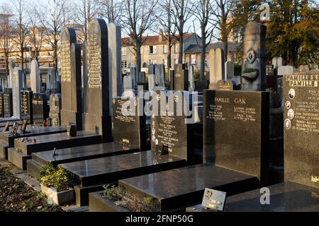 City of Paris cemetery, Bagneux, Hauts-de-Seine, France. Jewish graves and vaults Stock Photo