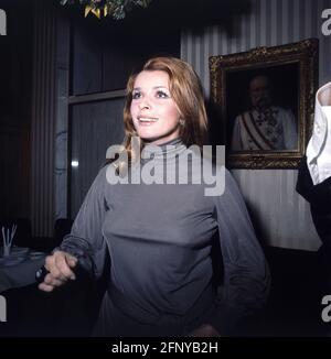 Berger, Senta, * 13.5.1941, Austrian actress, half length, 1970s, ADDITIONAL-RIGHTS-CLEARANCE-INFO-NOT-AVAILABLE
