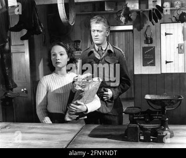 GABRIELLE BLUNT and GORDON JACKSON in WHISKY GALORE ! 1949 director ALEXANDER MACKENDRICK novel Compton Mackenzie screenplay Compton Mackenzie and Angus MacPhail producer Michael Balcon An Ealing Studios production / General Film Distributors (GFD) Stock Photo