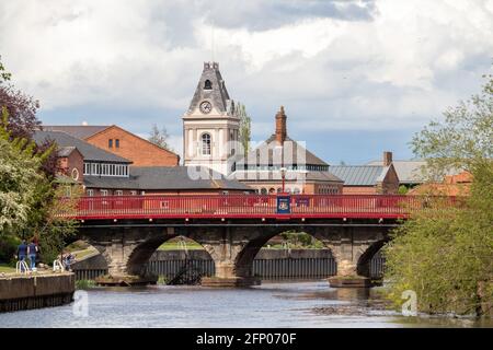 The Great North Road bridge spanning the River trent leading into Newark Stock Photo