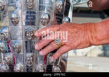 May 20, 2021, Indianapolis, Indiana, USA: 4 Time Indy500 winner, AJ Foyt, Jr poses with his 1961 winning car with the Borg Warner Trophy and his ABC Supply entry driven by JR Hildebrand. (Credit Image: © Brian Spurlock Grindstone Media/ASP via ZUMA Wire) Stock Photo