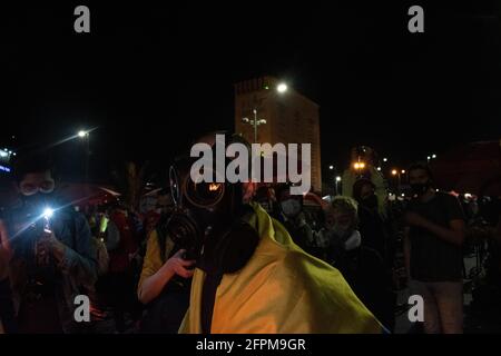 Bogota, Cundinamarca, Colombia. 19th May, 2021. Demonstrations increase in Bogota on May 20, 2021 in the context of a national strike in Colombia against the tax reform and the government of Ivan Duque. Credit: Daniel Romero/LongVisual/ZUMA Wire/Alamy Live News Stock Photo