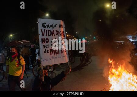 Bogota, Cundinamarca, Colombia. 19th May, 2021. Demonstrations increase in Bogota on May 20, 2021 in the context of a national strike in Colombia against the tax reform and the government of Ivan Duque. Credit: Daniel Romero/LongVisual/ZUMA Wire/Alamy Live News Stock Photo