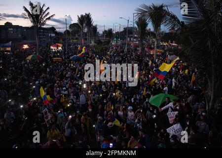 Bogota, Cundinamarca, Colombia. 19th May, 2021. Demonstrations increase in Bogota on May 20, 2021 in the context of a national strike in Colombia against the tax reform and the government of Ivan Duque. Credit: Daniel Romero/LongVisual/ZUMA Wire/Alamy Live News Stock Photo